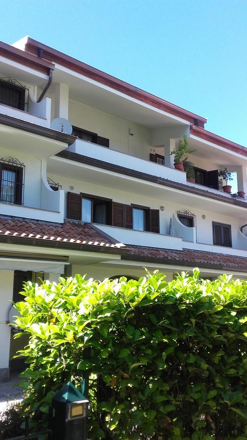 Appartamento Bilocale Dante Stresa Exteriér fotografie